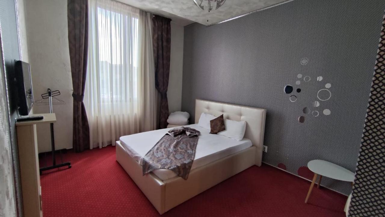 Militari Residence HotelChiajna エクステリア 写真