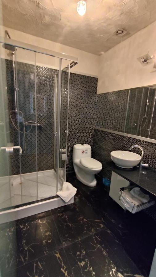 Militari Residence HotelChiajna エクステリア 写真